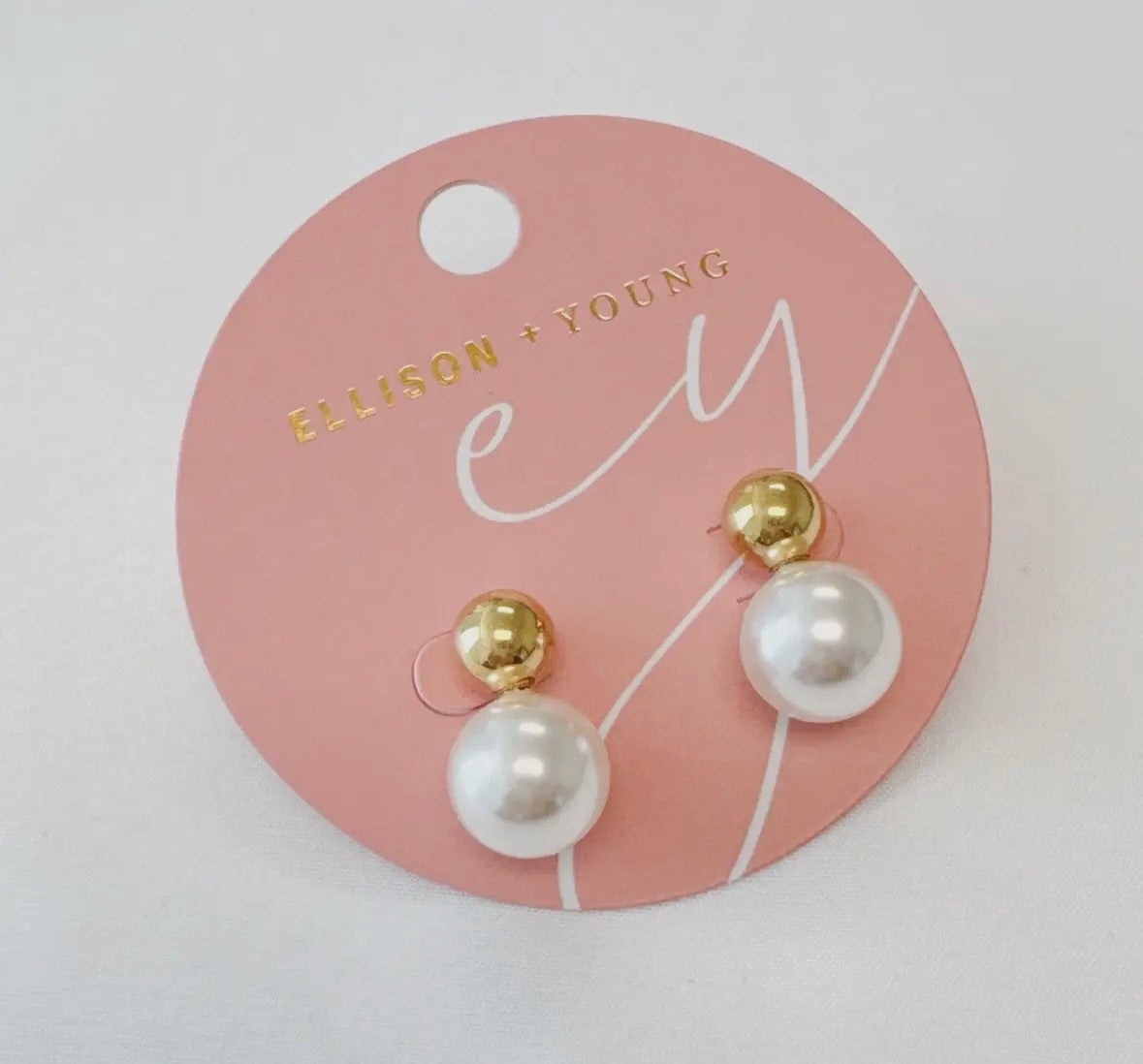 Pearl studs