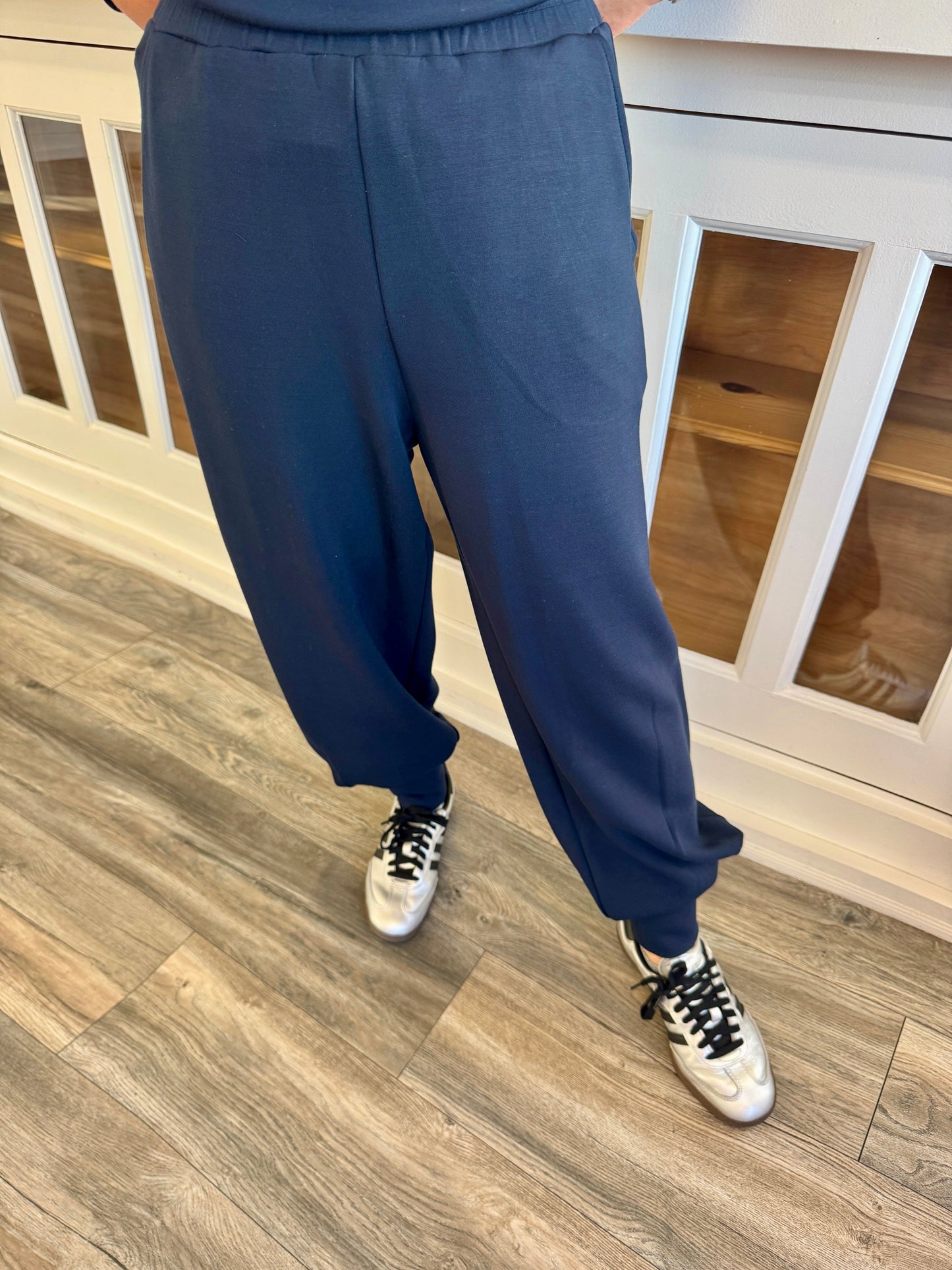 The Relaxed Pant - NAVY
