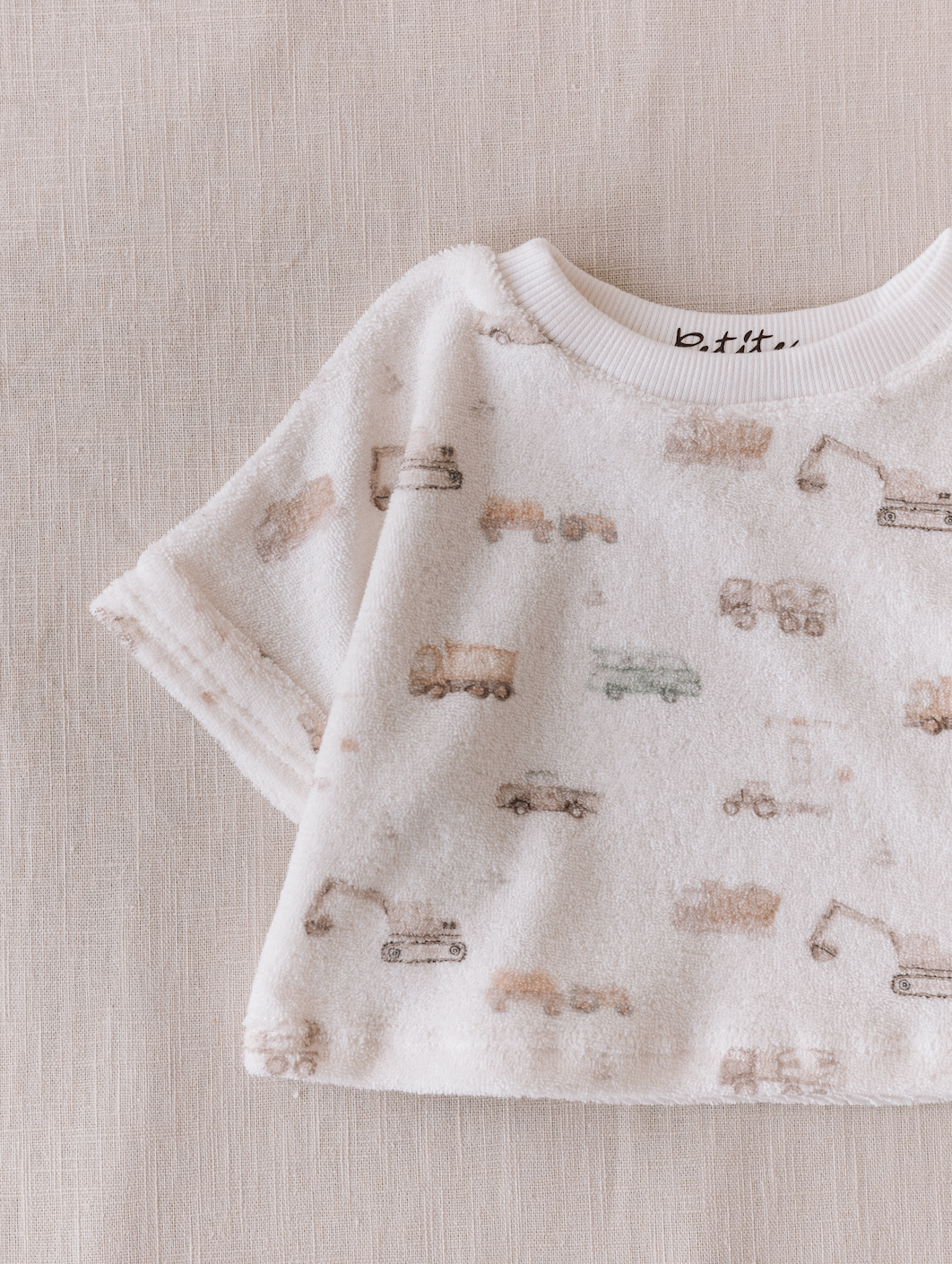 Toweling t-shirt: Tiny floral / 12-18 months