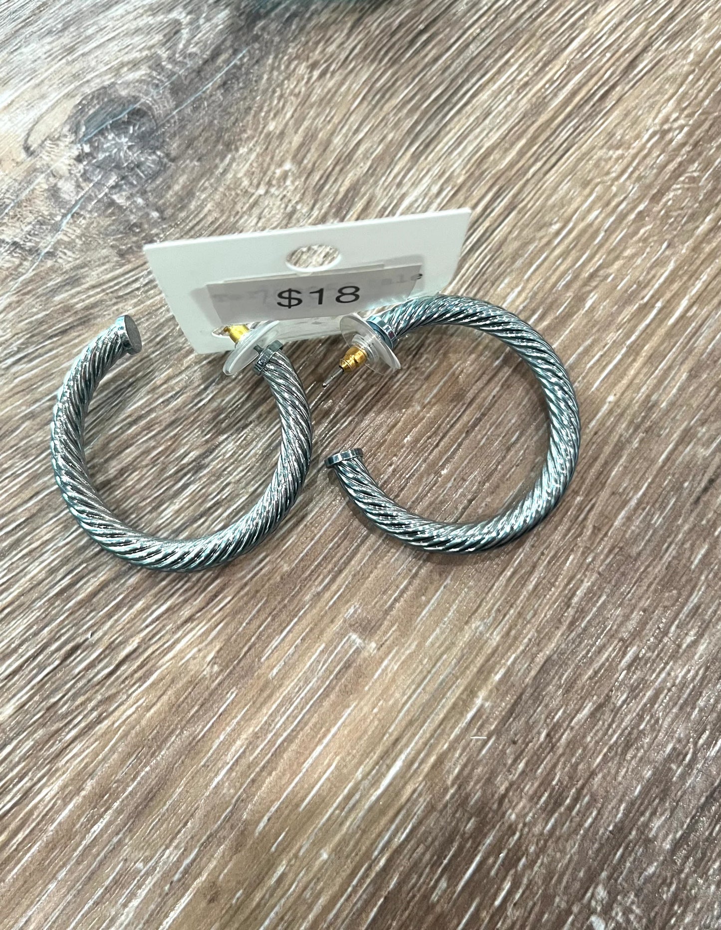 Small Ribbed Hoop