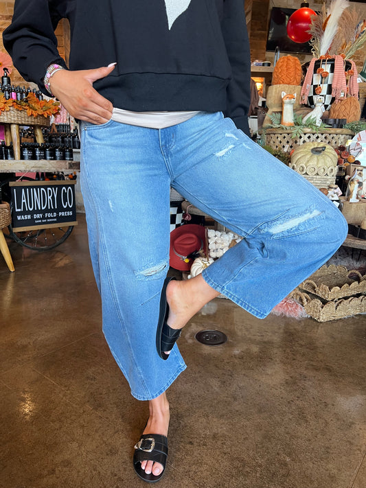 Distressed Barrel Jeans