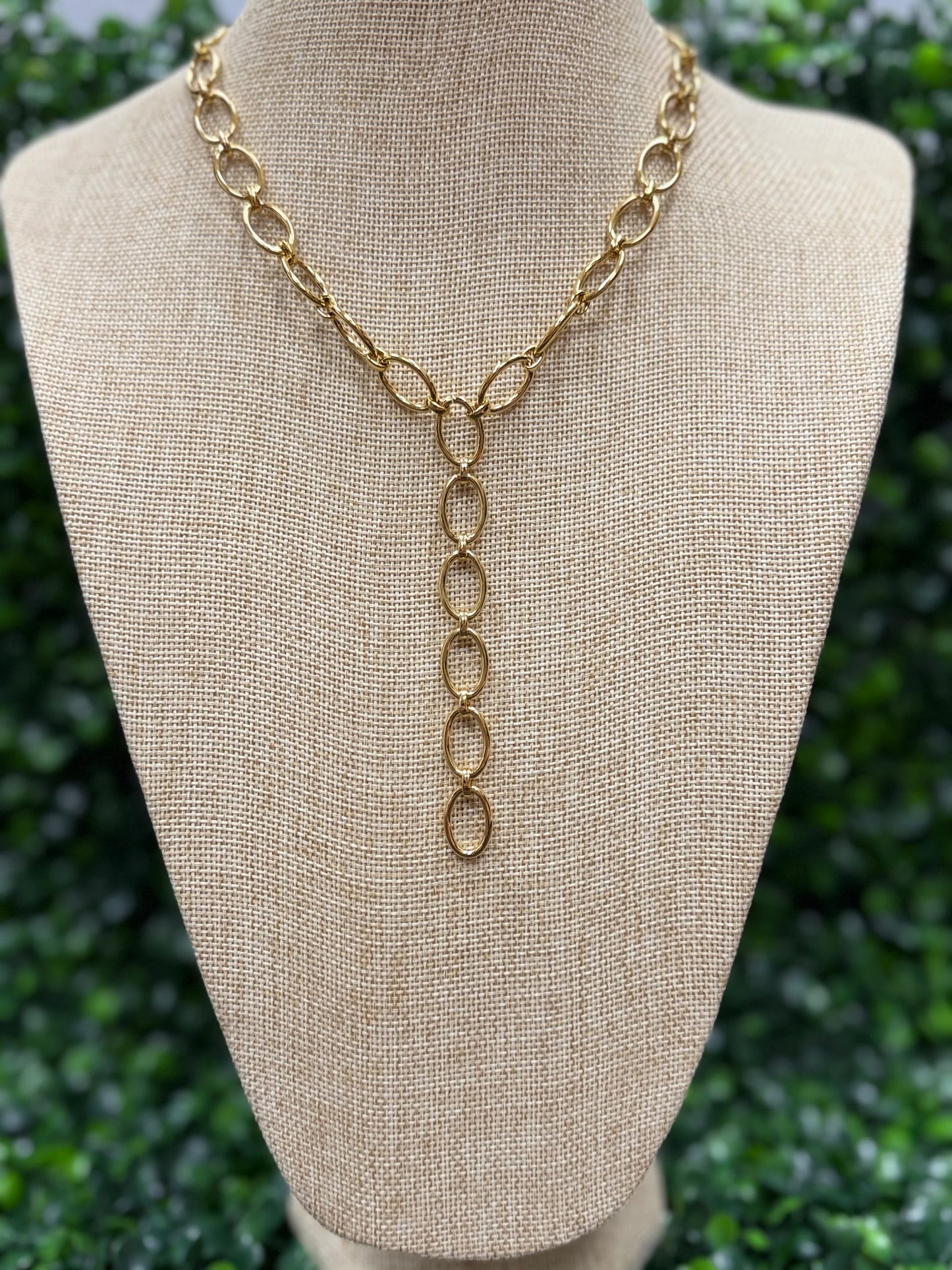 Everlast Gold Loop Necklace | Tarnish-Free & Water Resistant