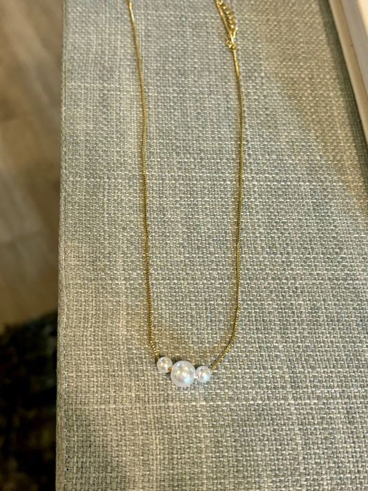 3 pearl necklace