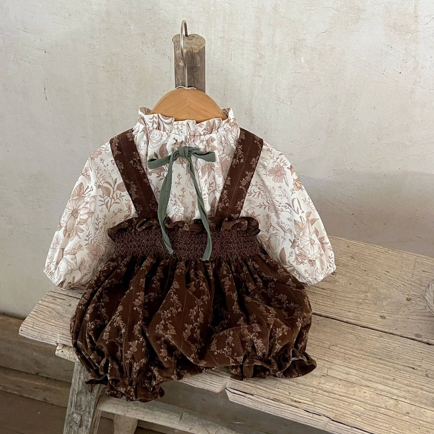 Arrival Autumn Baby Girls Vine Print Bow-Tied Long Sleeves Top And Vintage Strap Overalls Clothing Set: Beige / 80 (9-12M)