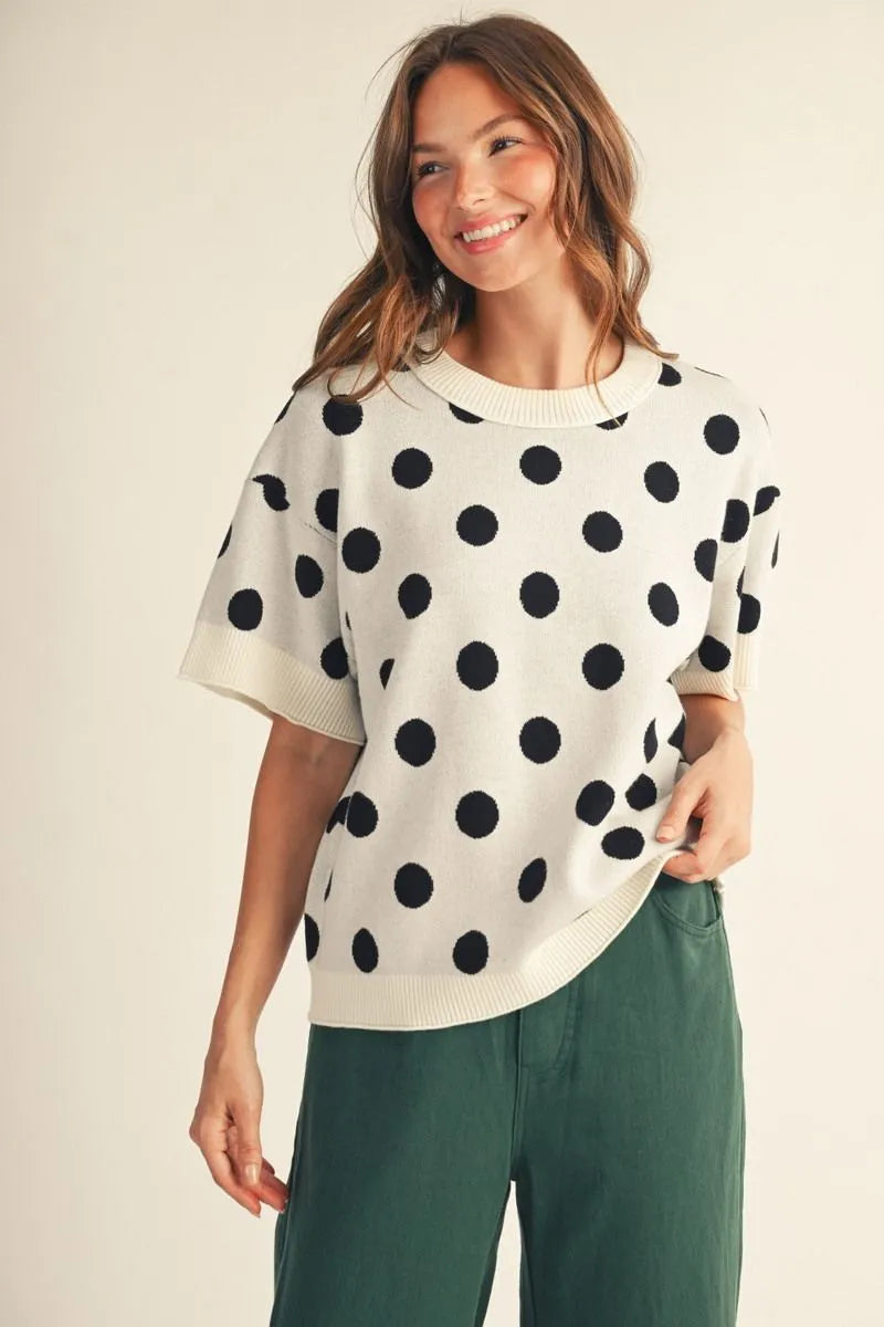 Short sleeves polka dot comfy sweater top.