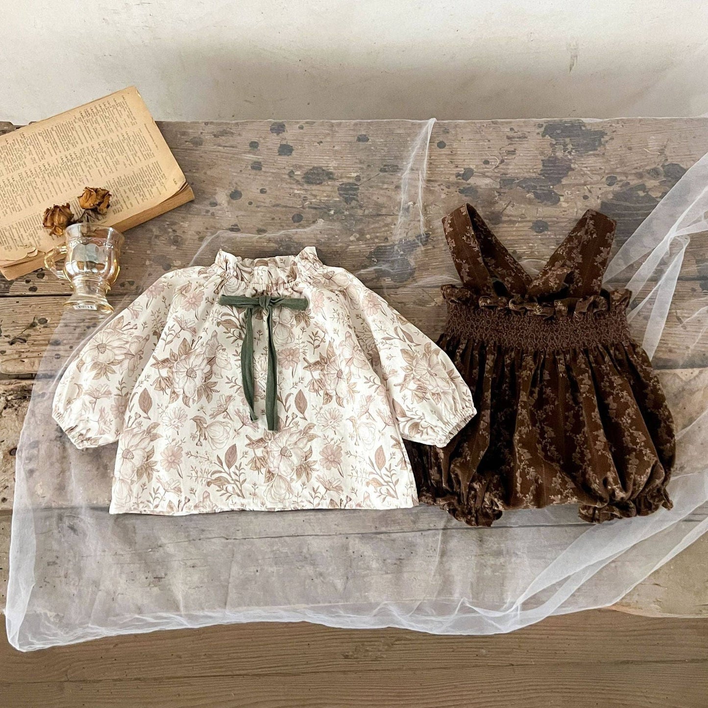 Arrival Autumn Baby Girls Vine Print Bow-Tied Long Sleeves Top And Vintage Strap Overalls Clothing Set: Beige / 80 (9-12M)